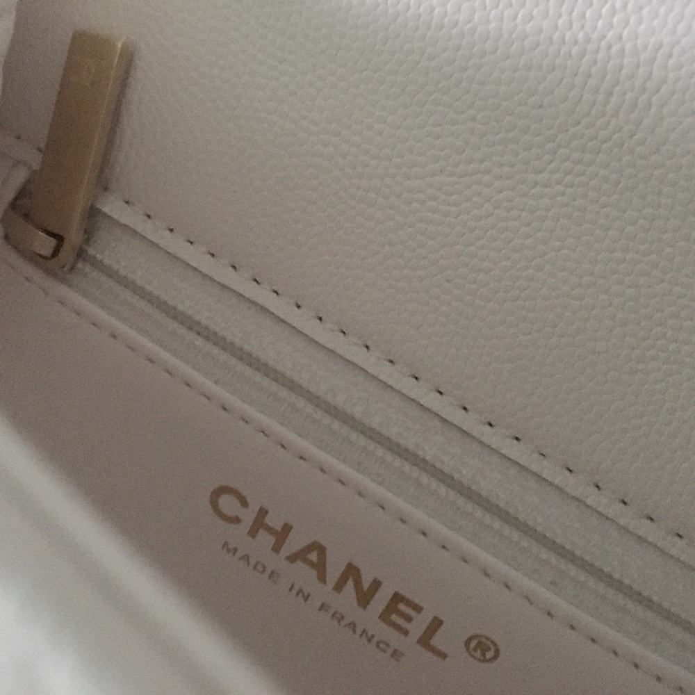 Chanel Caviar Classic Flap - Picture 10 of 17